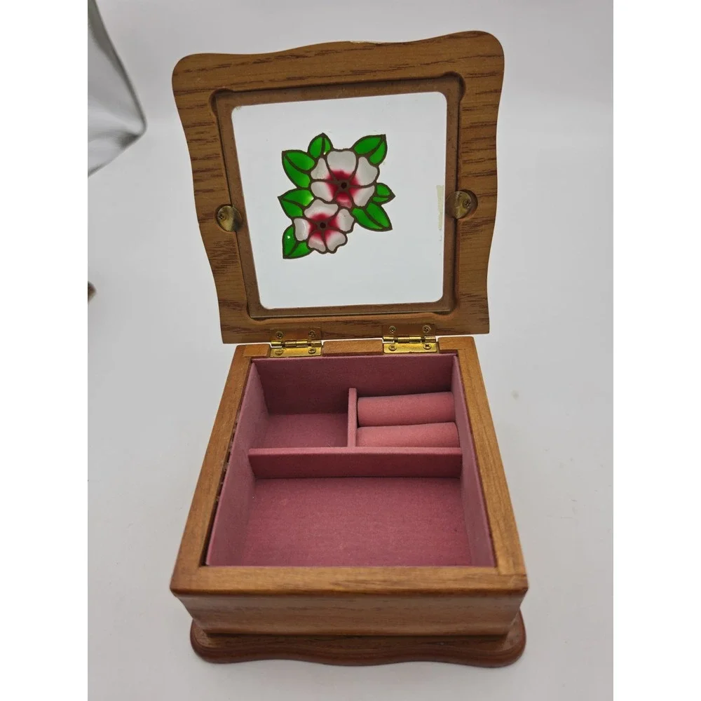 Vintage Estate Flower jewelry box Pink Rings Chains 5.5